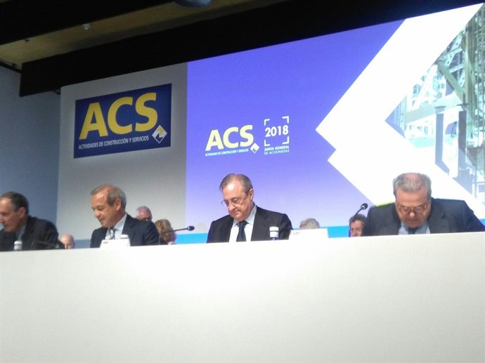 Florentino Pérez en la junta d'accionistes d'ACS