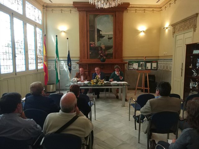 Junta organiza la reunión del consejo de mayores para fomentar su participación.