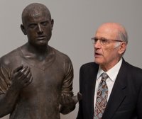 Méndez de Vigo lamenta la muerte de Julio López Hernández y destaca la "impronta" que dejó en otros escultores