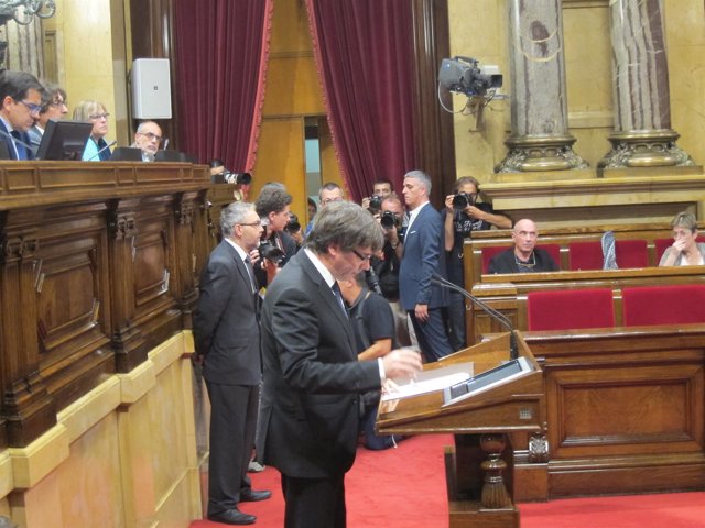 C.Puigdemont en Parlament (Archivo)