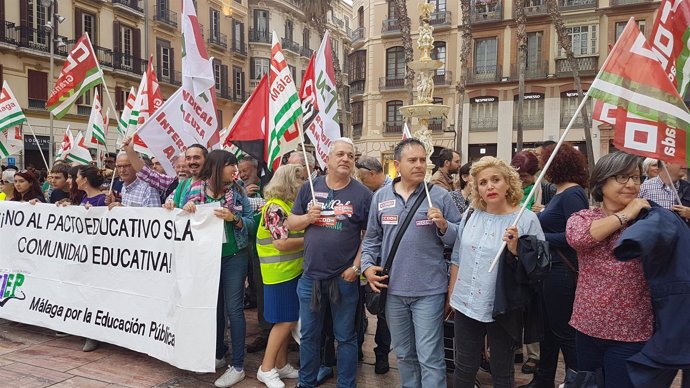 Protesta en Málaga contre el Pacto Educativo