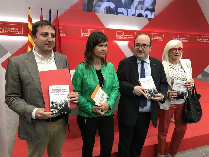 Germán Rodríguez, Leire Pajín i Miquel Iceta al costat de la mare de Carme Chacó