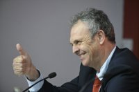 Caparrós: "Me gustaría que viniera el Real Madrid 'C' o 'D'"