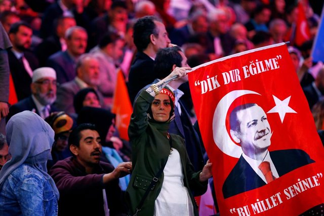 Simpatizantes de Recep Tayyip Erdogan en Estambul
