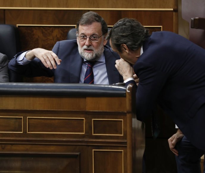 Rajoy i Hernando durant la sessió de control al Govern al Congrés