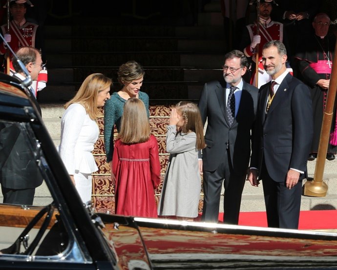 El Rey Felipe, Rajoy, la Reina Letizia, la Princesa Leonor y la Infanta Sofía