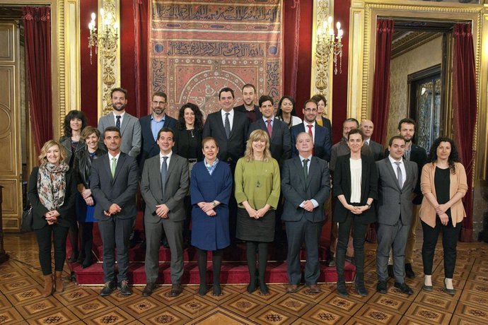 Barkos en la conmoeración del Día de Europa con representantes empresariales