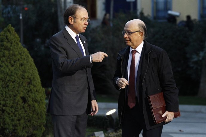 Pío García Escudero recibe a Montoro en la Conferencia de Presidentes