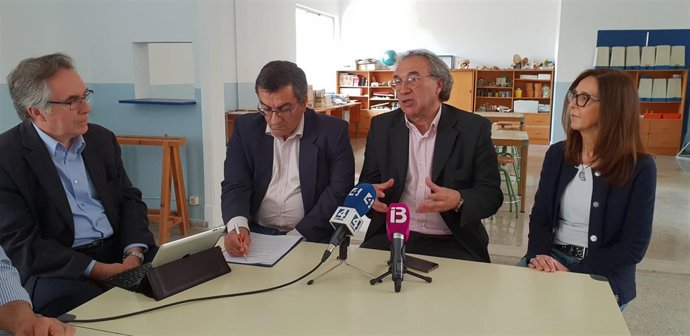 El conseller Martí March presenta los primeros centros públicos integrados