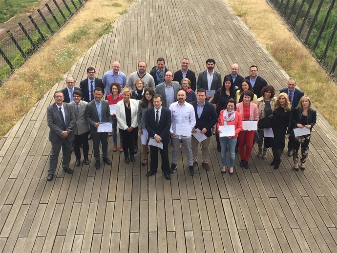 Entrega diplomas por González Menorca