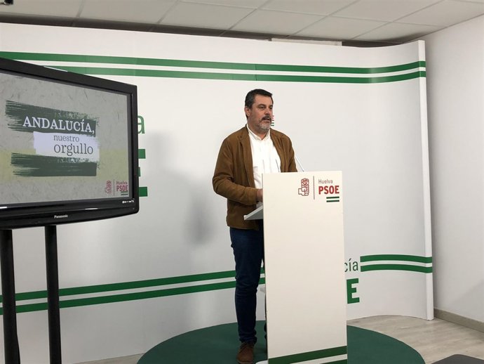 El parlamentario andaluz por Huelva el socialista Jesús Ferrera.  
