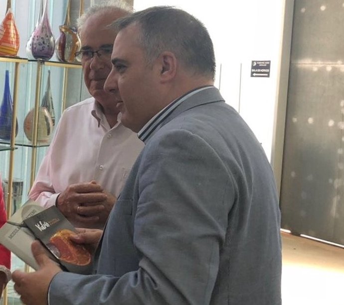 La Comunidad lanza el folleto informativo del Museo del Vidrio de Cartagena