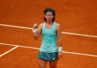 La épica eleva a Carla Suárez y esquiva a Muguruza en Madrid