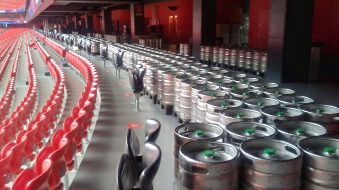 Barriles de cerveza en San Mamés