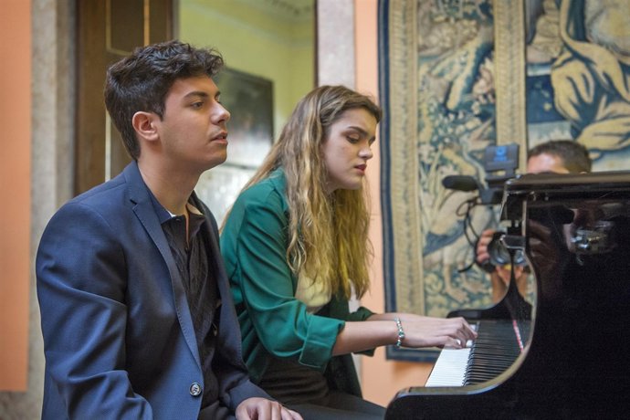 AMAIA Y ALFRED