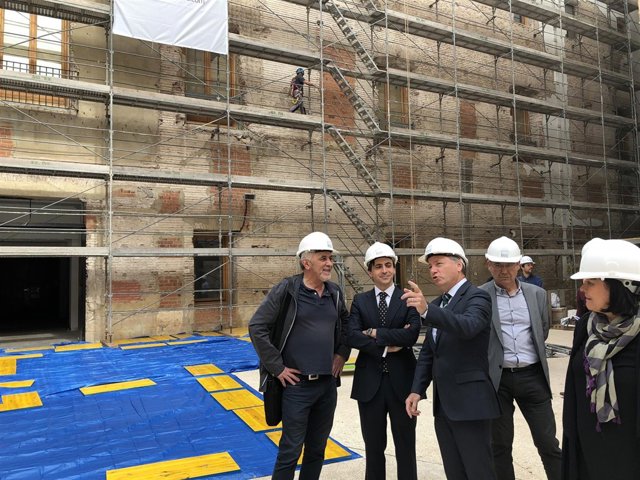 Juan Carlos Moragues visita las obras del Palacio del Temple