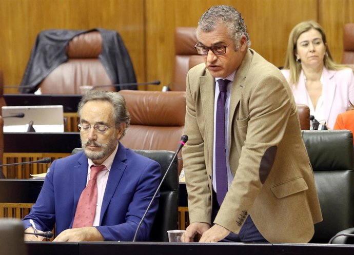 El consejero de Empleo, Empresa y Comercio, Javier Carnero