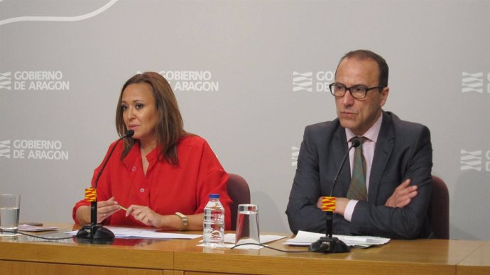 Consejera de Educación Mayte Pérez y el secretario general técnico Felipe Faci