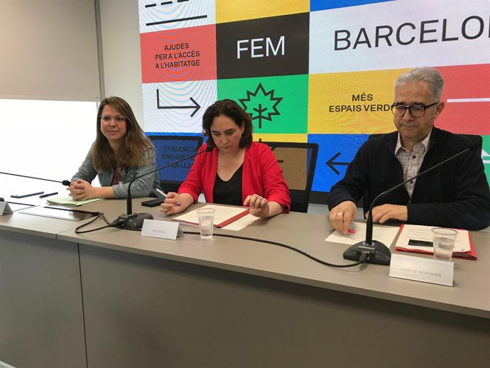 Janet Sanz,  Ada Colau i Josep Maria Montaner