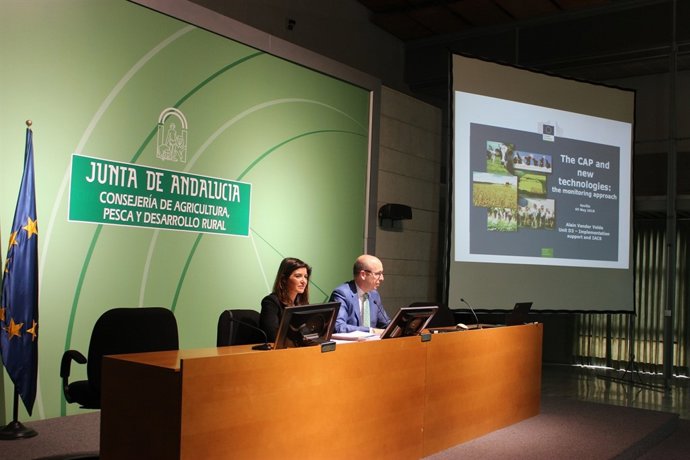 Reunión sobre el FEGA en la Consejería de Agricultura
