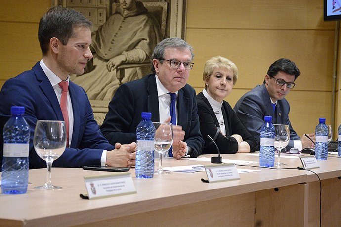 Uclm: La Uclm Homenajea A Las Tres Profesoras Conquenses Creadoras De Las Cartil