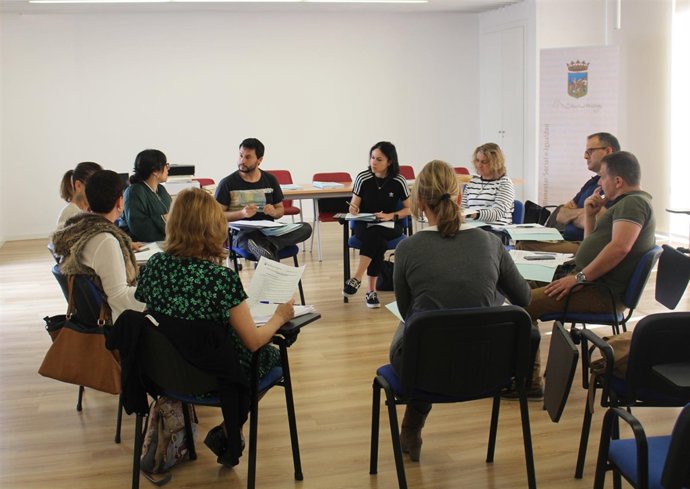Np: Vélez Málaga Reúne A Los Veintiséis Centros Del Municipio Para Prevenir El A