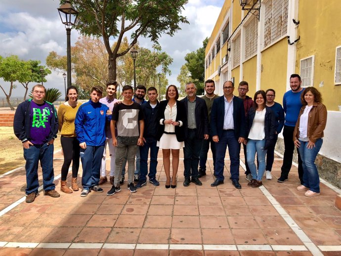 Jóvenes que cursan iniciativas formativas de la Diputación de Cádiz