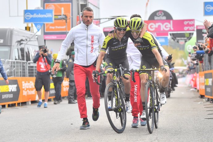 Chaves y Yates culminan el gran día del Mitchelton-Scott en el Giro