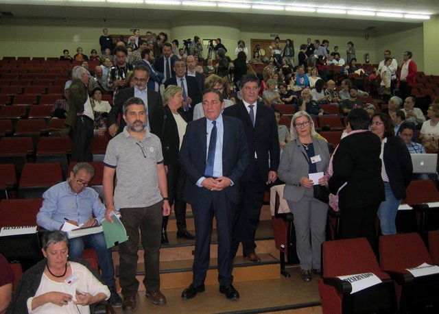 Salamanca.-  Intervinientes antes de comenzar el debate                      