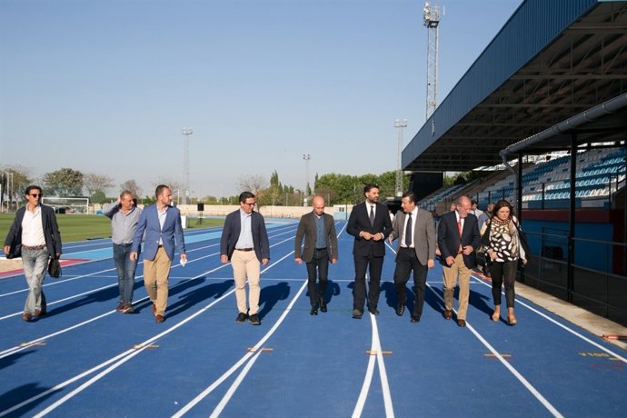 Visita a las nuevas pistas de atletismo