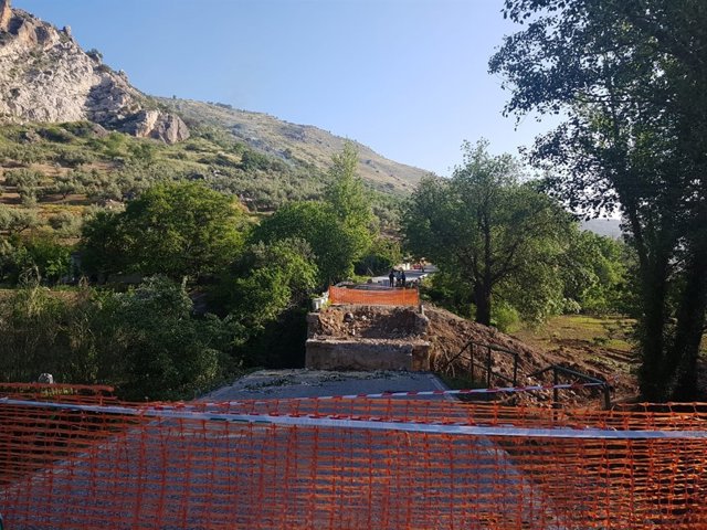 Inicio de las obras en la A-6050