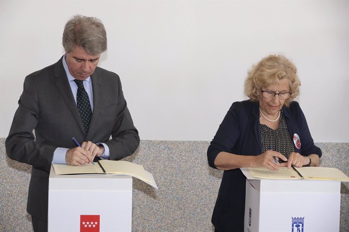 Ángel Garrido y Manuela Carmena Cañada Real