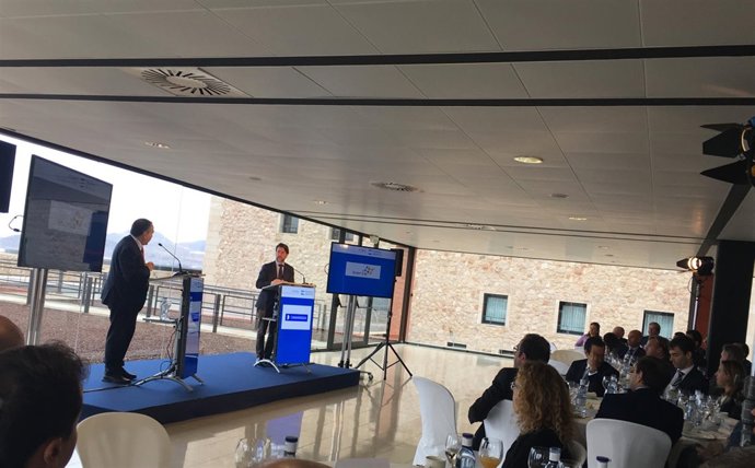 Carlos Alonso durante su intervención en un desayuno informativo