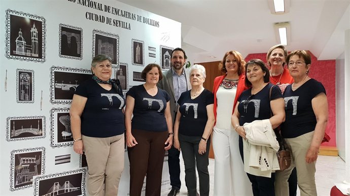 Algunas de las participantes en el Encuentro Nacional de Bolilleros