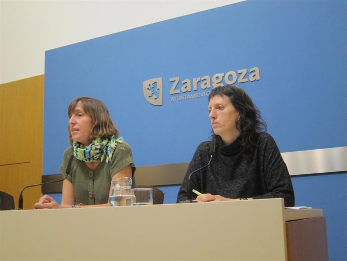 La concejal de Movilidad, Teresa Artigas, y la técnico, Tamara Marzo
