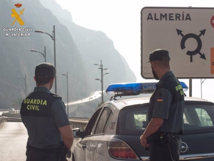 Efectivos de la Guardia Civil en Almería