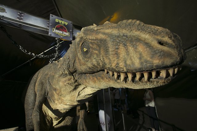 Los Dinosaurios De Jurassic Park Toman El Centro De Madrid