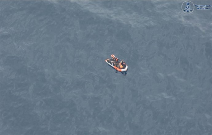 Patera localizada por Salvamento Marítimo