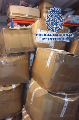 Policía Nacional Nota De Prensa "La Policía Nacional Interviene 4.223 Camisetas 