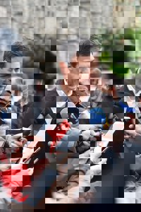 Sánchez pide un presidente de la Generalitat que "una" y no "ahonde en la fractura"