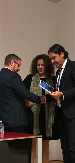 Un momento de la entrega de la placa del CISEG