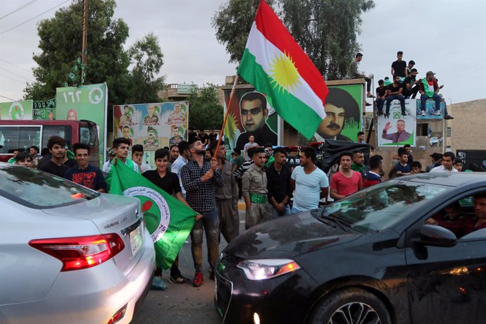 Seguidores del PUK en Kirkuk tras las elecciones 