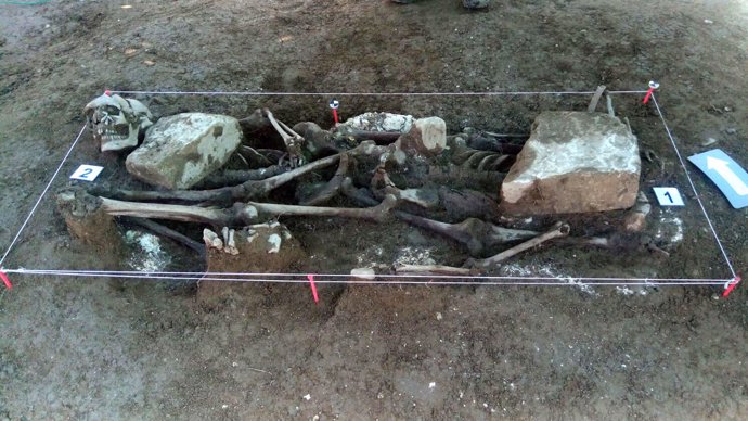 Los restos encontrados en la fosa de Ibero