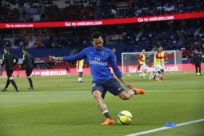 Dani Alves PSG Paris Saint-Germain