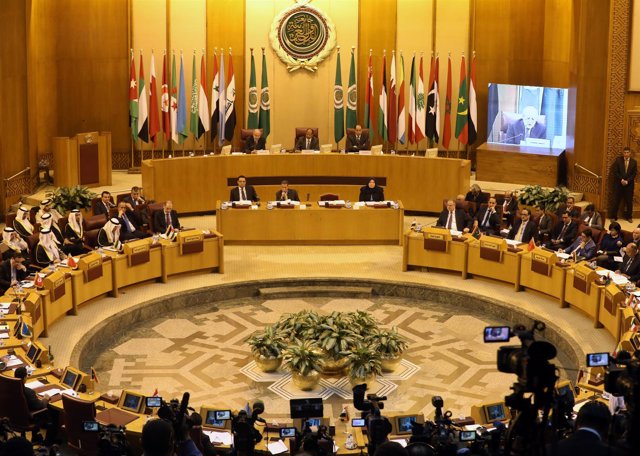 Los ministros de Exteriores de la Liga Árabe en una reunión de emergencia