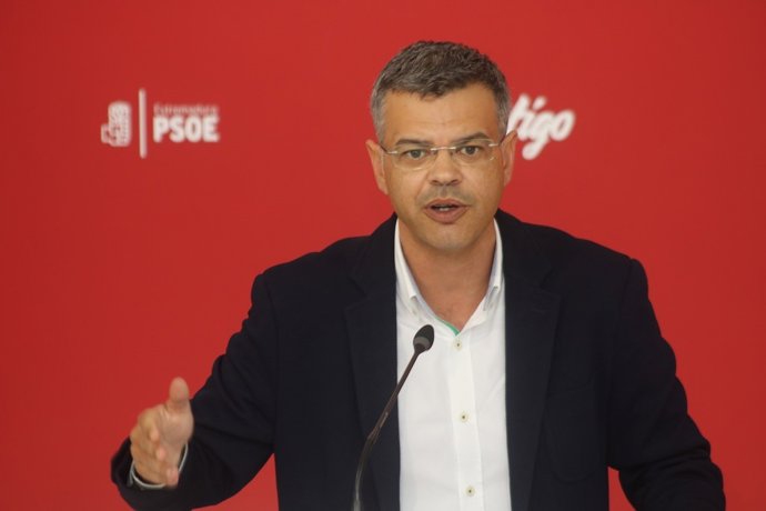 Juan Antonio González en la rueda de prensa de este lunes en Mérida