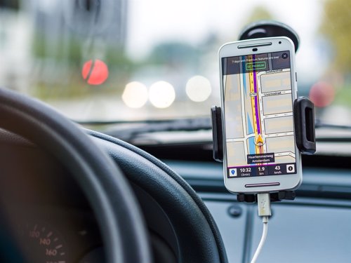 GPS navegador en el móvil smartphone