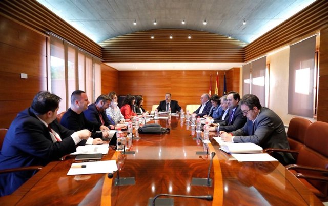 Reunión Mesa y Junta de las Cortes