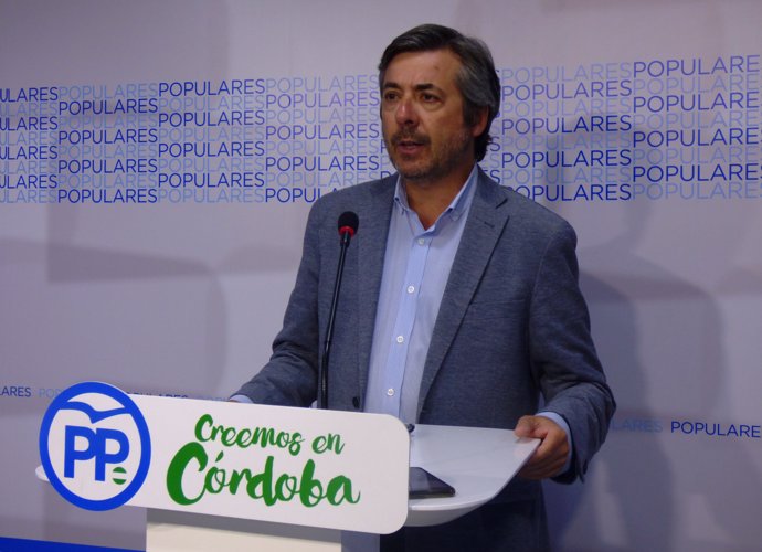 Miguel Ángel Torrico en la sede del PP de Córdoba