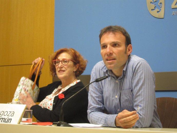 Pablo Muñoz y Maribel Martínez, hoy en rueda de prensa en el Ayuntamiento